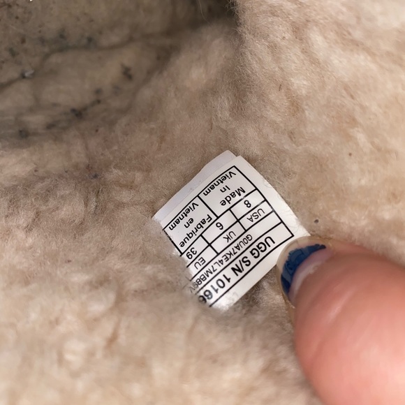 Ugg Tan Boots w/ Bow - Picture 5 of 9